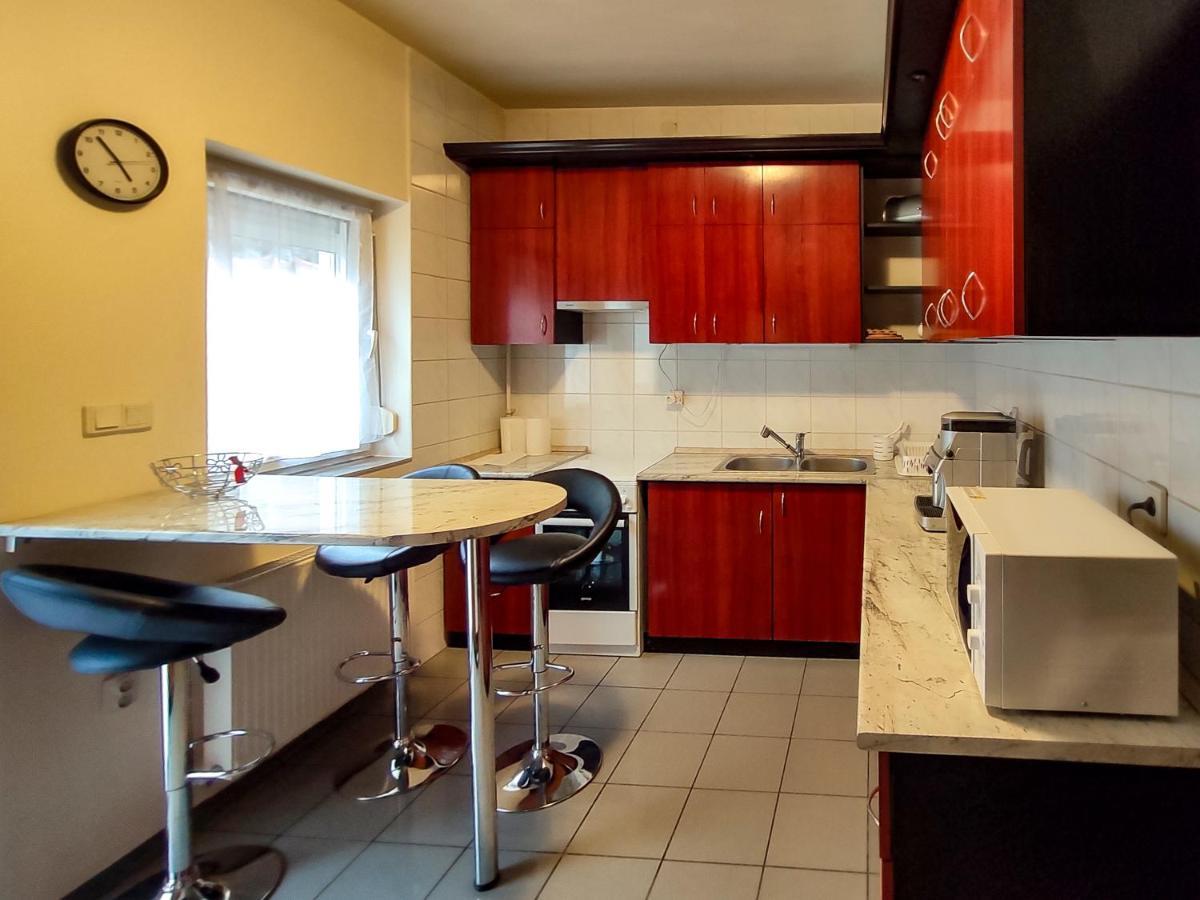Afrodite Apartmanhaz Егер Екстериор снимка