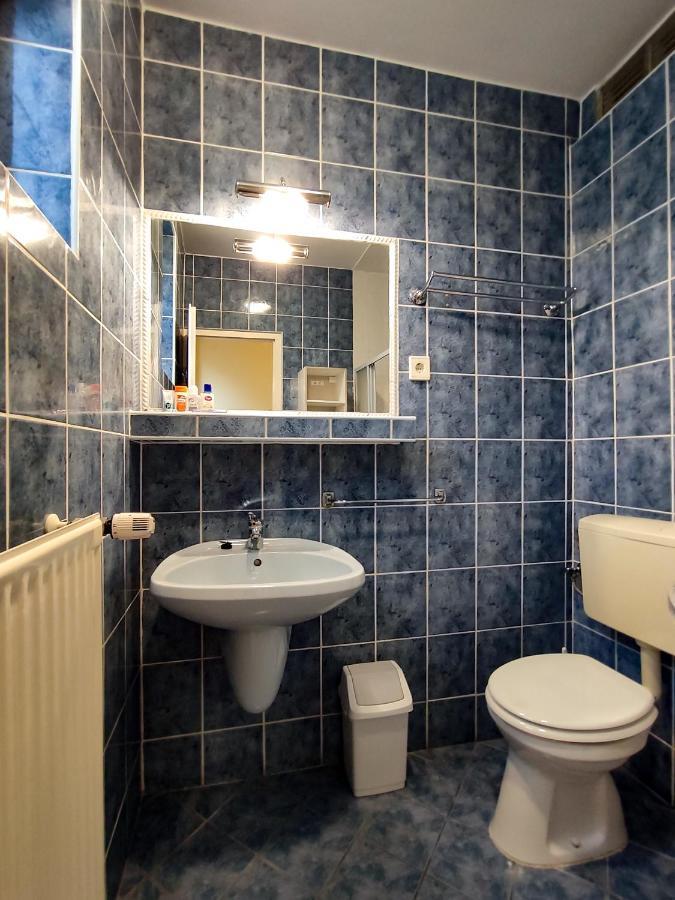 Afrodite Apartmanhaz Егер Екстериор снимка