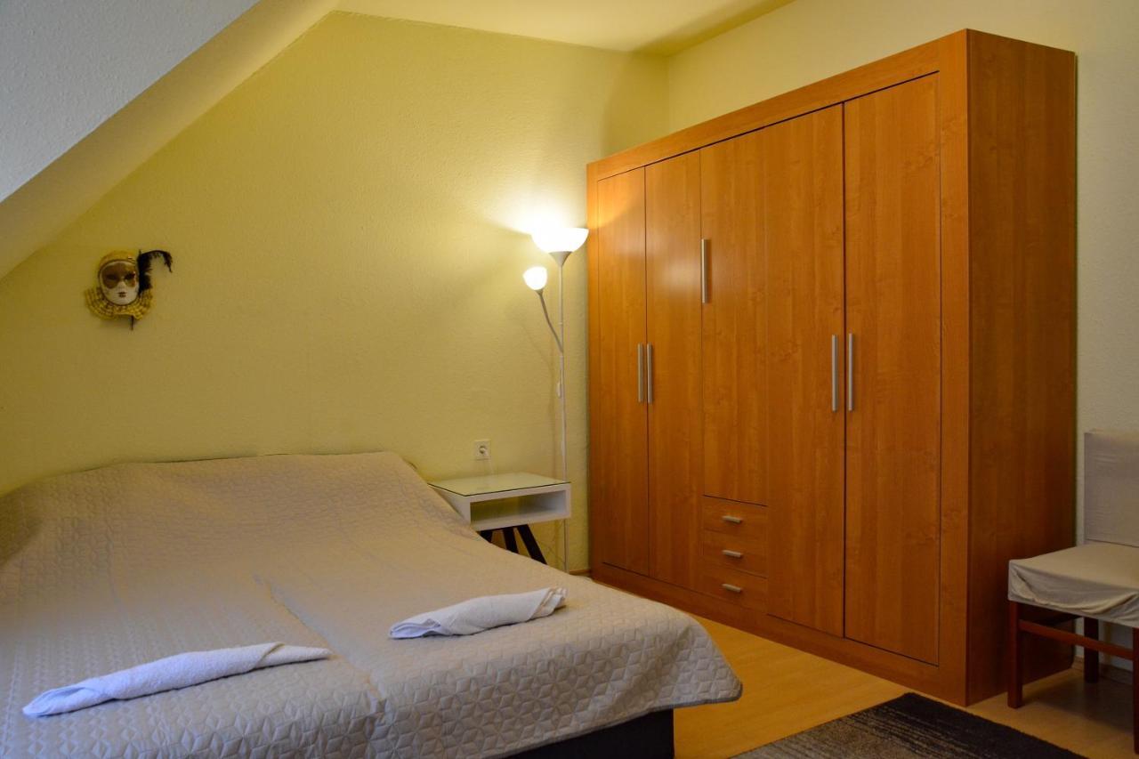 Afrodite Apartmanhaz Егер Екстериор снимка
