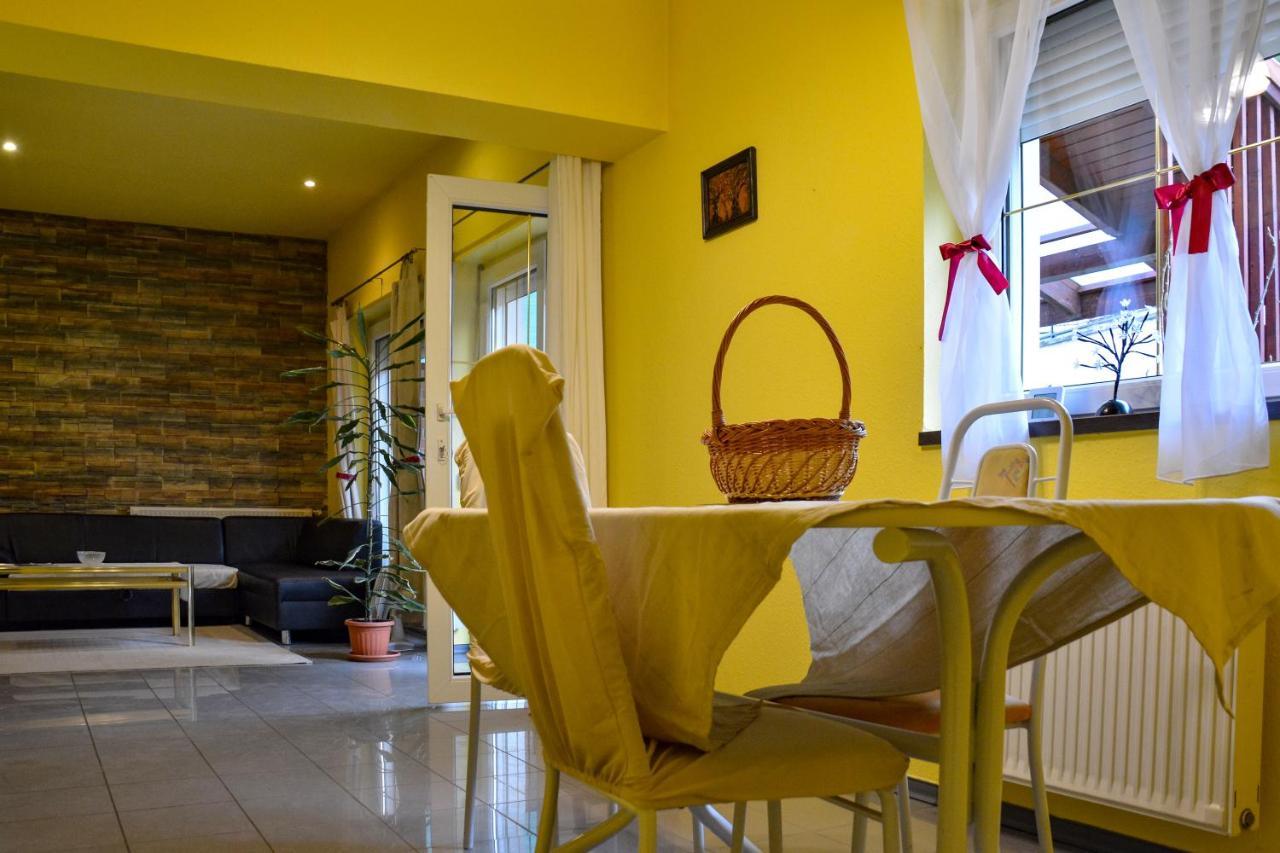 Afrodite Apartmanhaz Егер Екстериор снимка