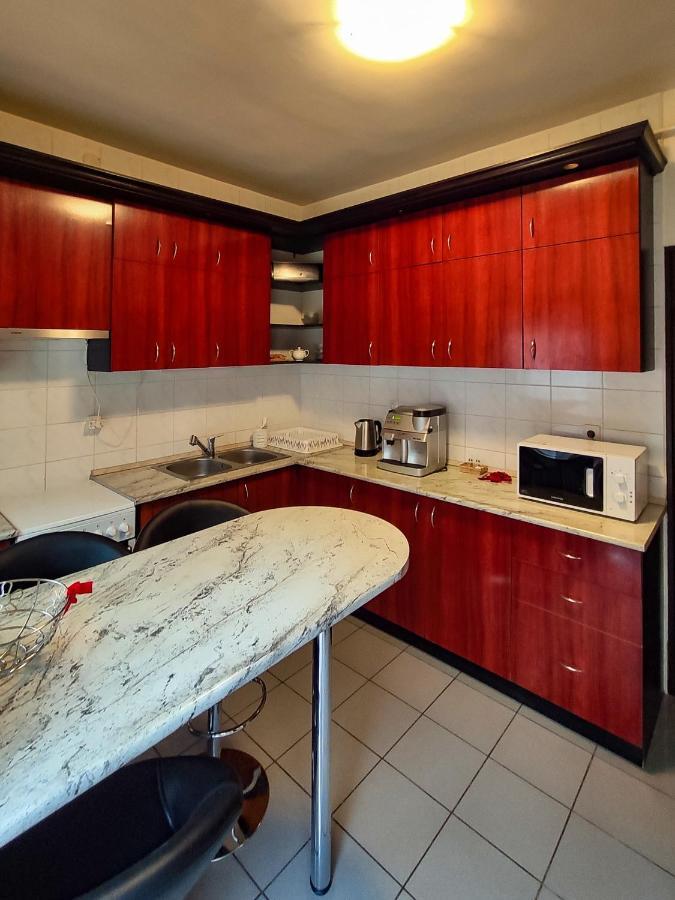 Afrodite Apartmanhaz Егер Екстериор снимка